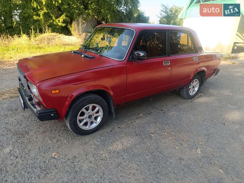 Седан ВАЗ / Lada 2107 1996 в Глыбокой