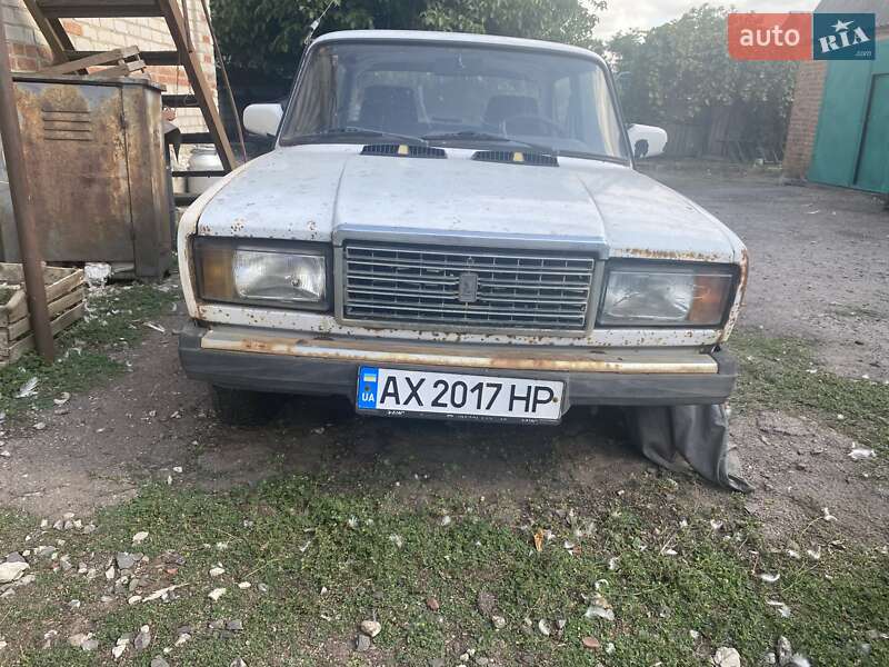 Седан ВАЗ / Lada 2107 2004 в Харькове