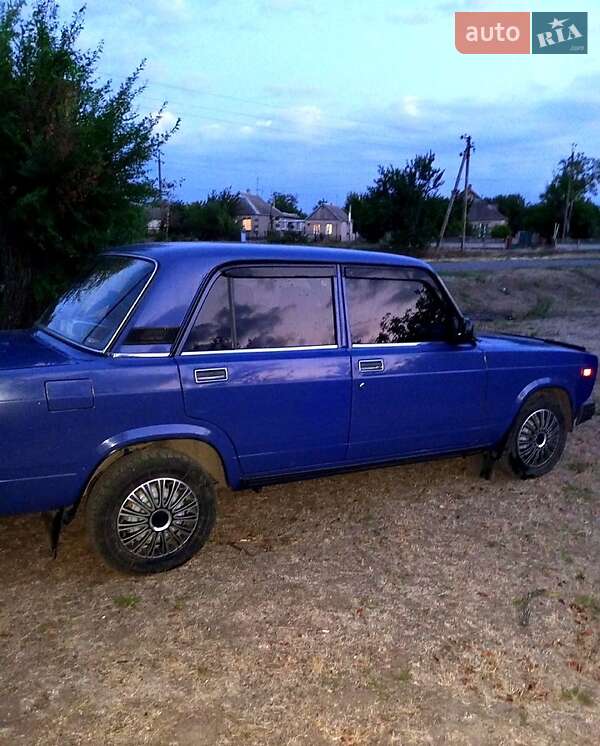 Седан ВАЗ / Lada 2107 2005 в Софиевке