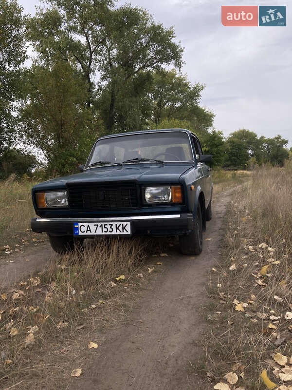 Седан ВАЗ / Lada 2107 2001 в Черкасах