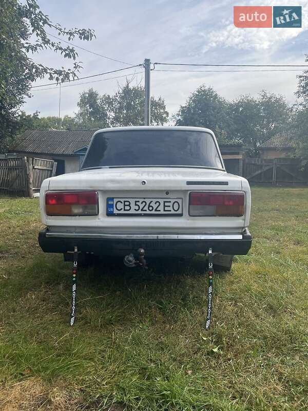 Седан ВАЗ / Lada 2107 2001 в Нежине