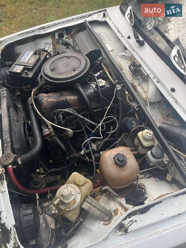 Седан ВАЗ / Lada 2107 2001 в Нежине