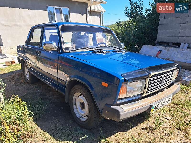 Седан ВАЗ 2107 2003 в 