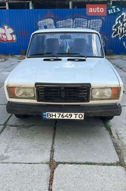 Седан ВАЗ 2107 2004 в 