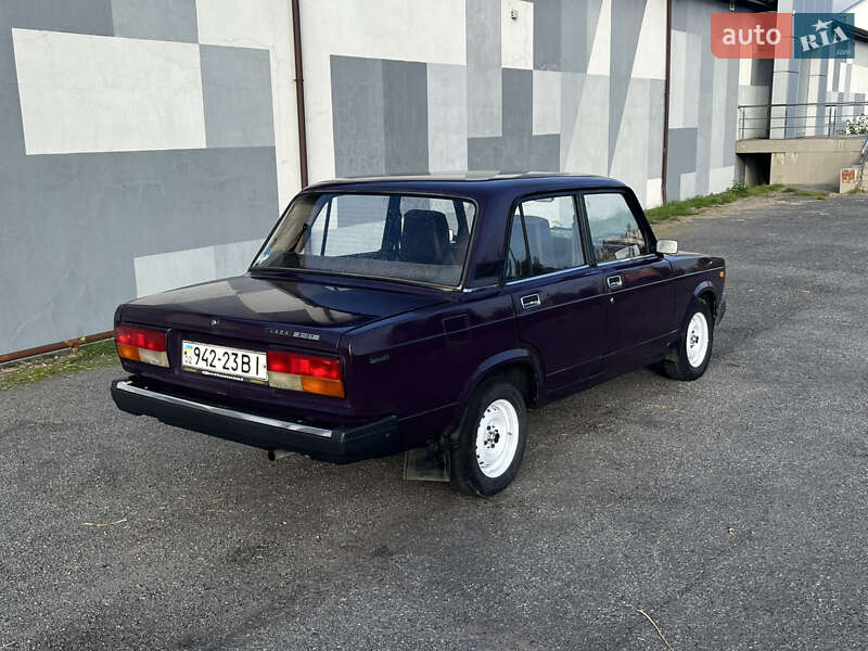 Седан ВАЗ / Lada 2107 2002 в Виннице