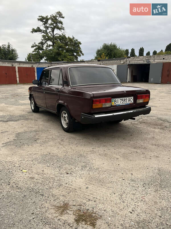 Седан ВАЗ / Lada 2107 2005 в Кременчуге