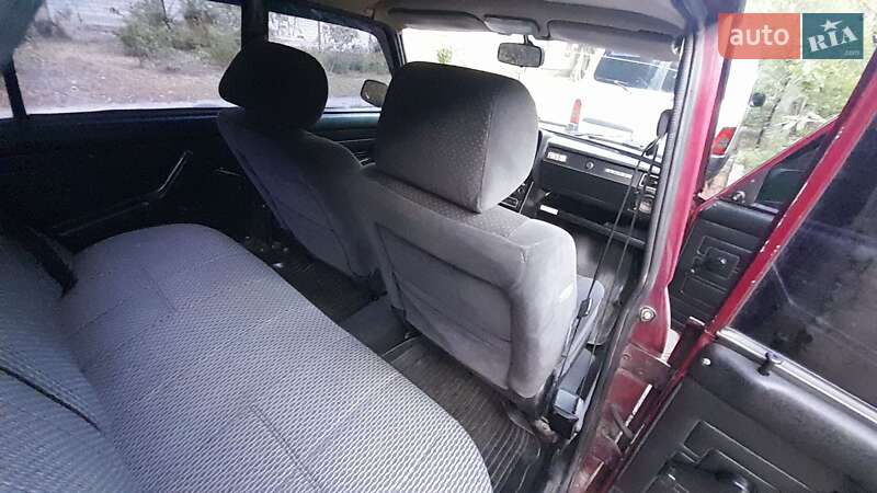 Седан ВАЗ / Lada 2107 2004 в Киеве