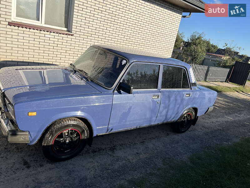 Седан ВАЗ / Lada 2107 2005 в Камне-Каширском