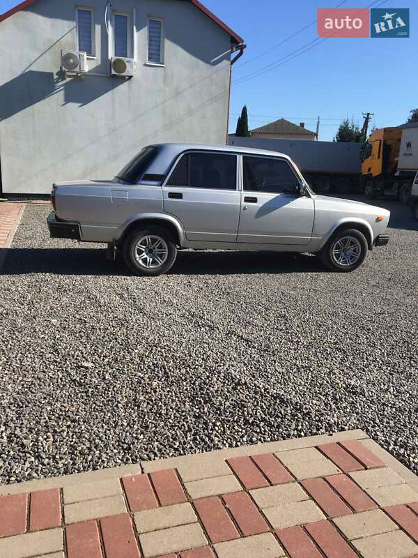 Седан ВАЗ / Lada 2107 2011 в Подволочиске