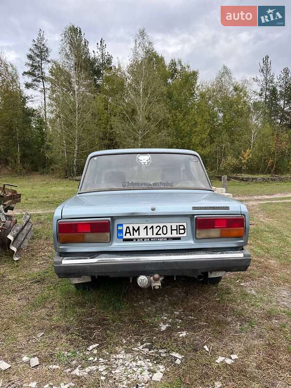 Седан ВАЗ / Lada 2107 1990 в Коростышеве