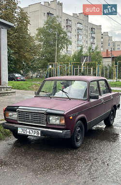 Седан ВАЗ / Lada 2107 2004 в Ровно
