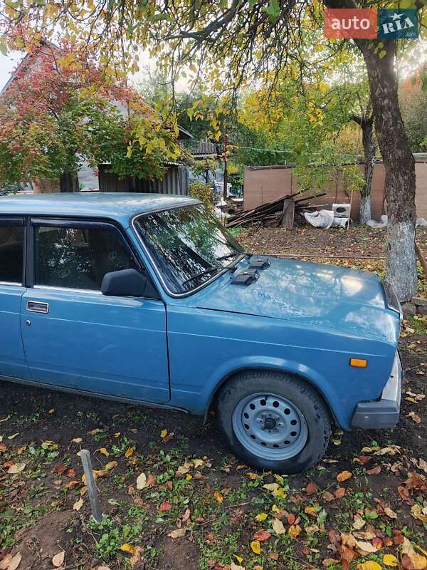 Седан ВАЗ / Lada 2107 2004 в Сумах