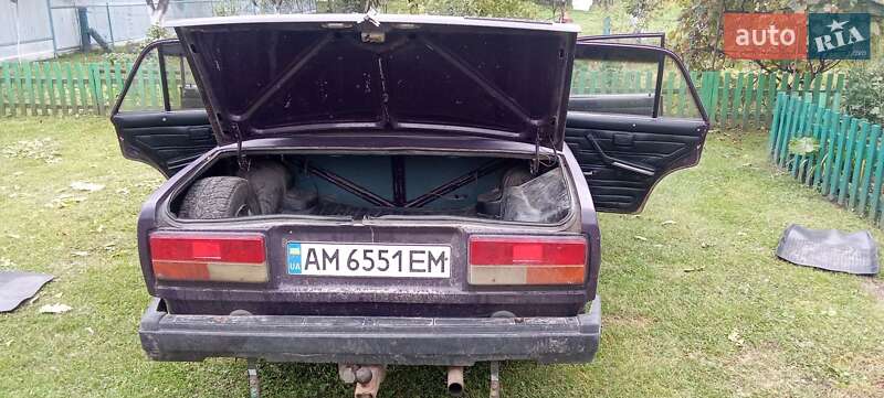 Седан ВАЗ / Lada 2107 2004 в Житомире