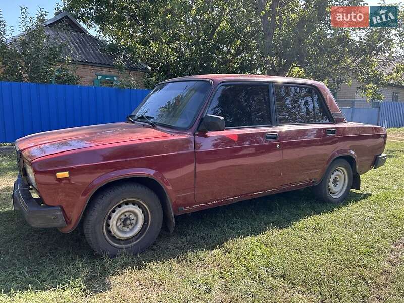 Седан ВАЗ / Lada 2107 1996 в Александрие