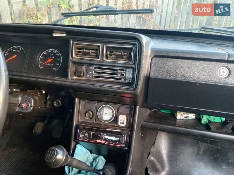 Седан ВАЗ / Lada 2107 2005 в Олевську