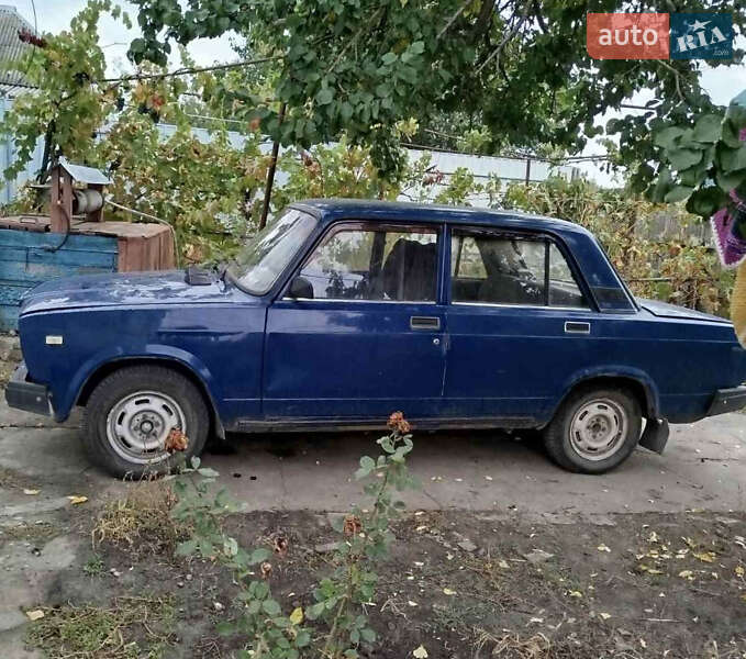Седан ВАЗ / Lada 2107 2004 в Синельниковому