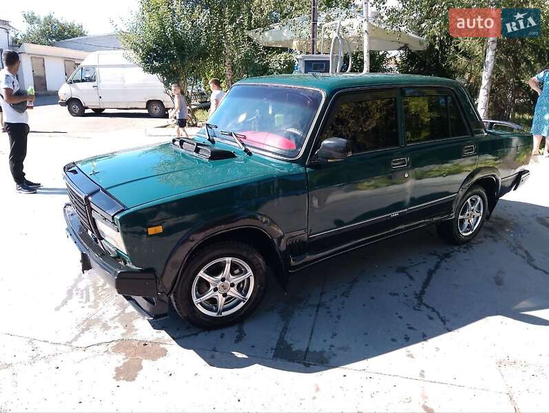 Седан ВАЗ / Lada 2107 1999 в Світловодську