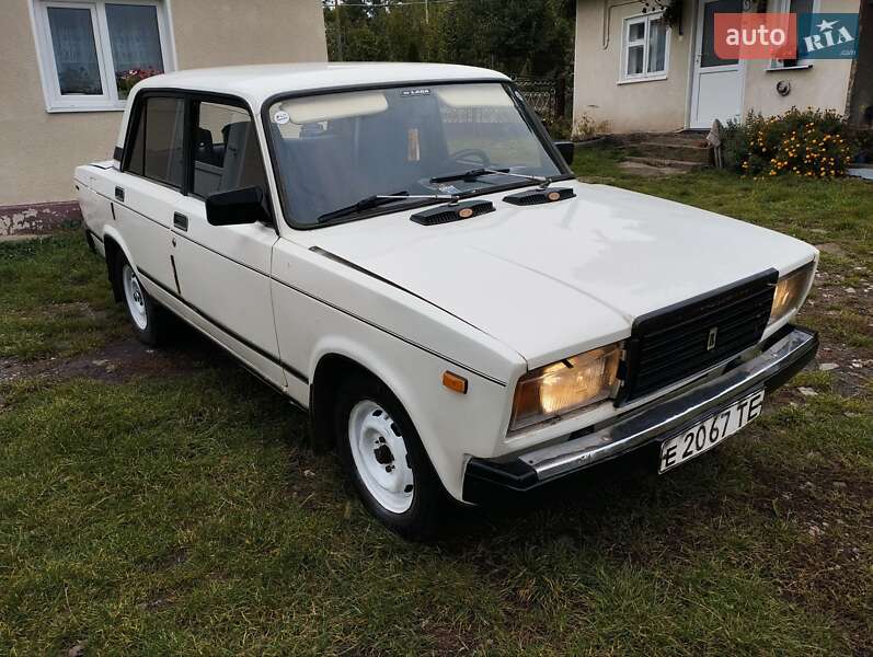 Седан ВАЗ 2107 1989 в 