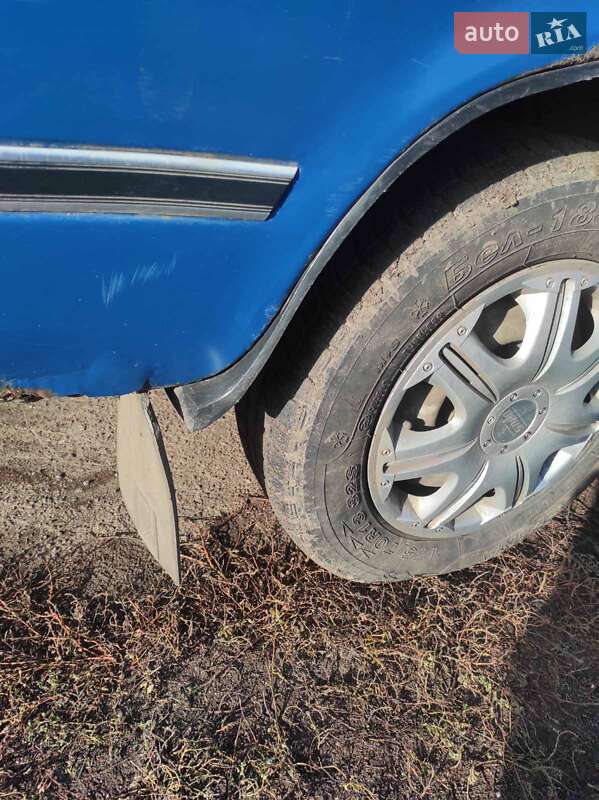 Седан ВАЗ / Lada 2107 1991 в Ромнах