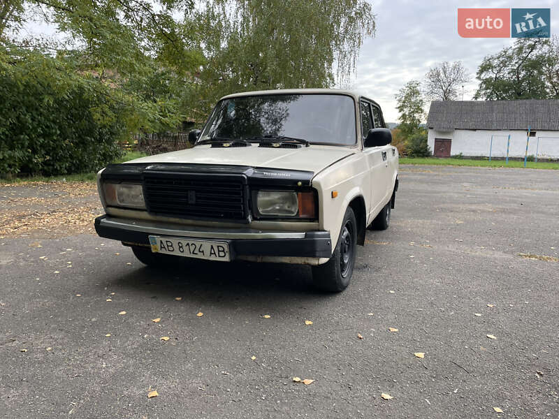 Седан ВАЗ / Lada 2107 1986 в Могилів-Подільському