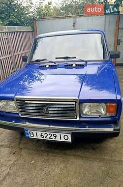 Седан ВАЗ 2107 2001 в 