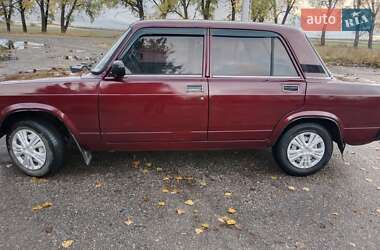 Седан ВАЗ 2107 2008 в Ромнах
