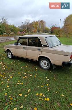 Седан ВАЗ 2107 1986 в  фото 4 Седан ВАЗ 2107 1986 в