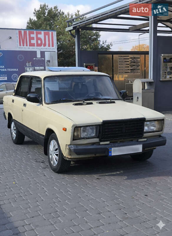 Седан ВАЗ / Lada 2107 1984 в Дніпрі