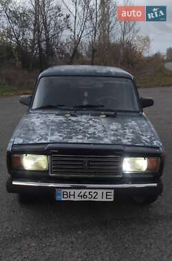 Седан ВАЗ 2107 1987 в  фото 3 Седан ВАЗ 2107 1987 в