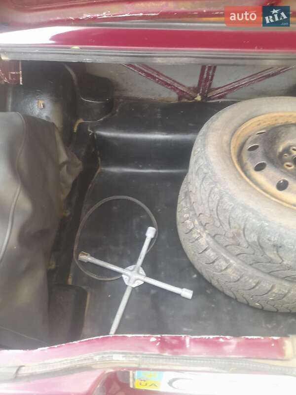 Седан ВАЗ / Lada 2107 2002 в Чернівцях