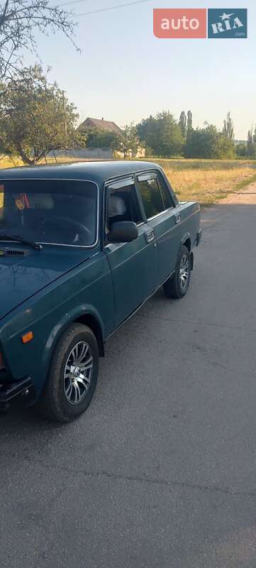 Седан ВАЗ / Lada 2107 2004 в Горішніх Плавнях фото 3 Седан ВАЗ / Lada 2107 2004 в Горішніх Плавнях