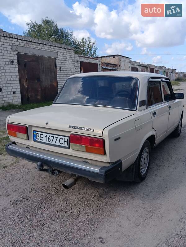 Седан ВАЗ / Lada 2107 1995 в Очакове
