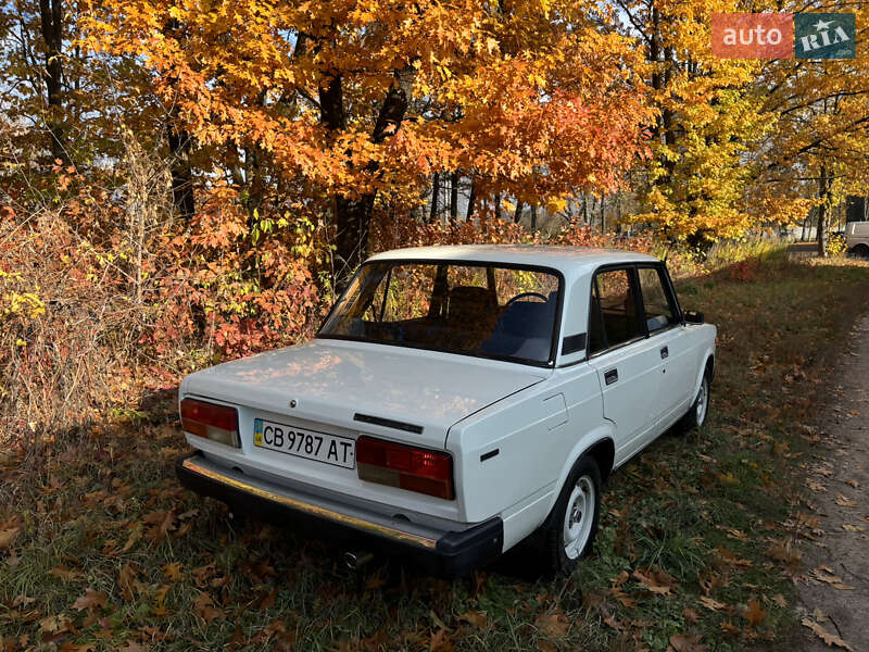 Седан ВАЗ / Lada 2107 2000 в Чернігові