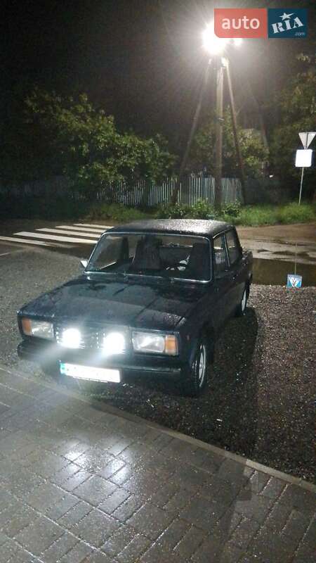 Седан ВАЗ / Lada 2107 2004 в Киеве фото 6 Седан ВАЗ / Lada 2107 2004 в Киеве