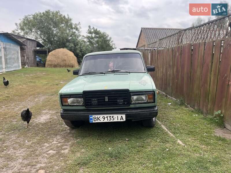 Седан ВАЗ / Lada 2107 1989 в Ровно