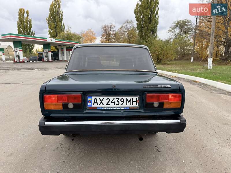 Седан ВАЗ / Lada 2107 2005 в Краснограде