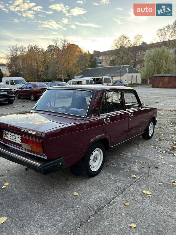 Седан ВАЗ / Lada 2107 2005 в Каменец-Подольском