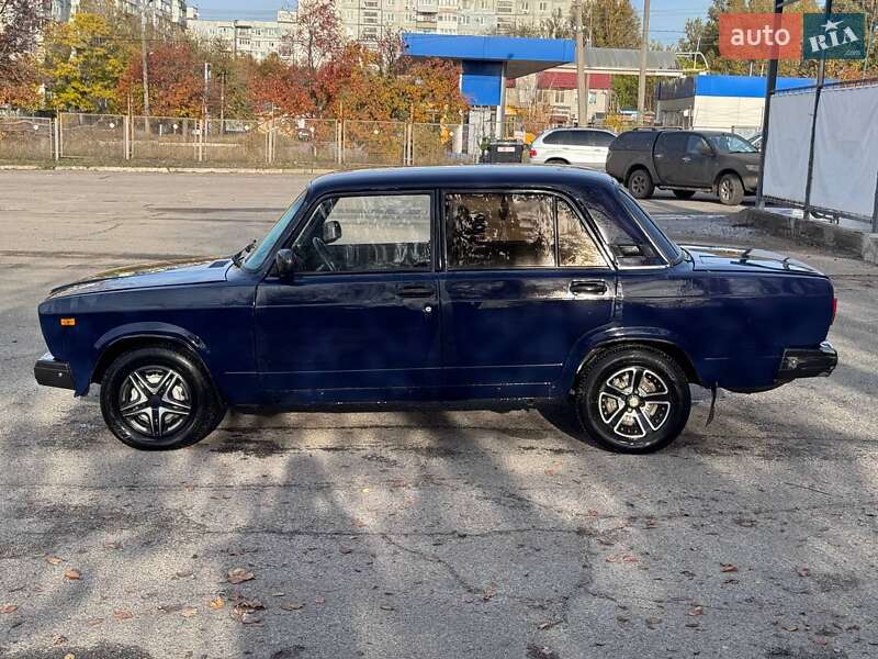 Седан ВАЗ / Lada 2107 2003 в Запорожье