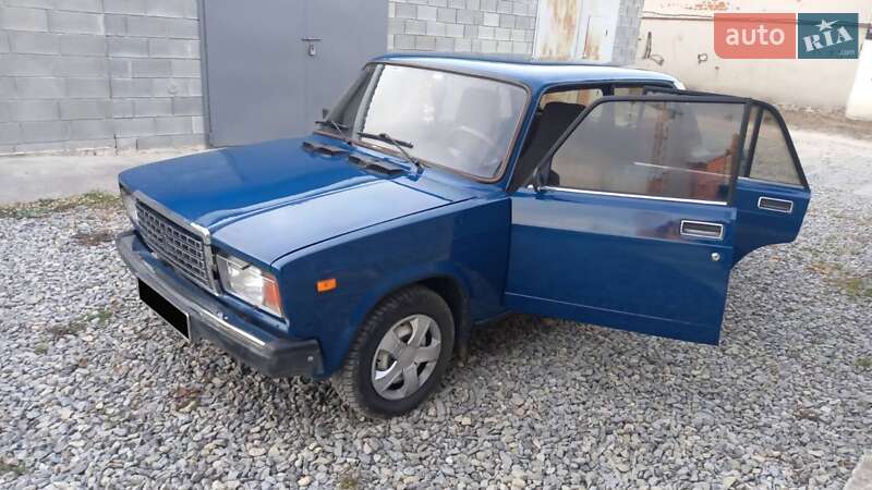 Седан ВАЗ / Lada 2107 2002 в Чорткове