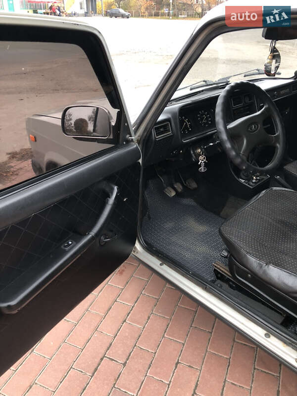 Седан ВАЗ / Lada 2107 2007 в Кременчуге фото 18 Седан ВАЗ / Lada 2107 2007 в Кременчуге