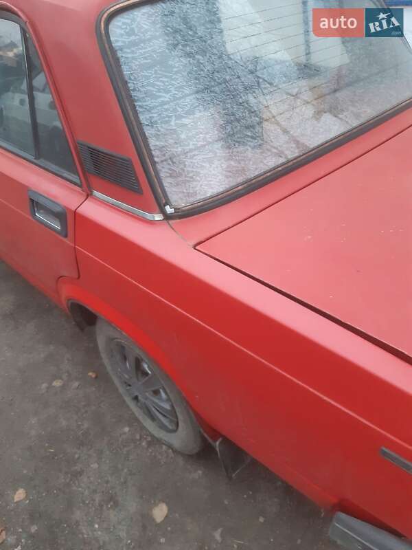 Седан ВАЗ / Lada 2107 1995 в Шполе