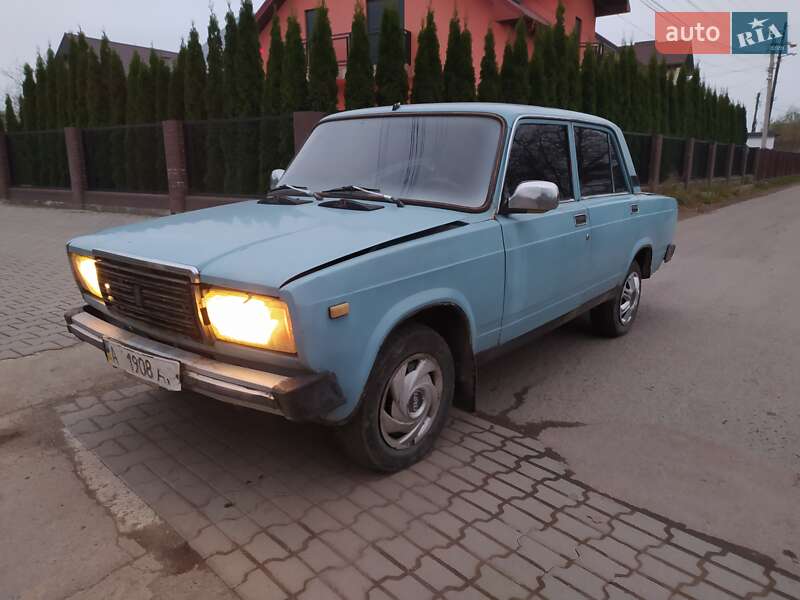 Седан ВАЗ / Lada 2107 1989 в Калуше