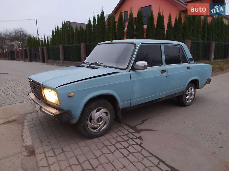 Седан ВАЗ / Lada 2107 1989 в Калуше