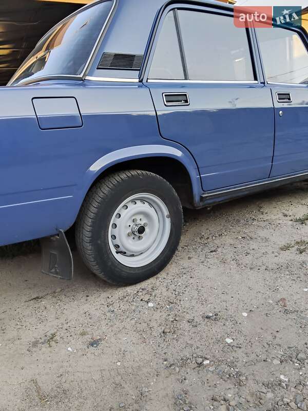 Седан ВАЗ / Lada 2107 2005 в Харкові