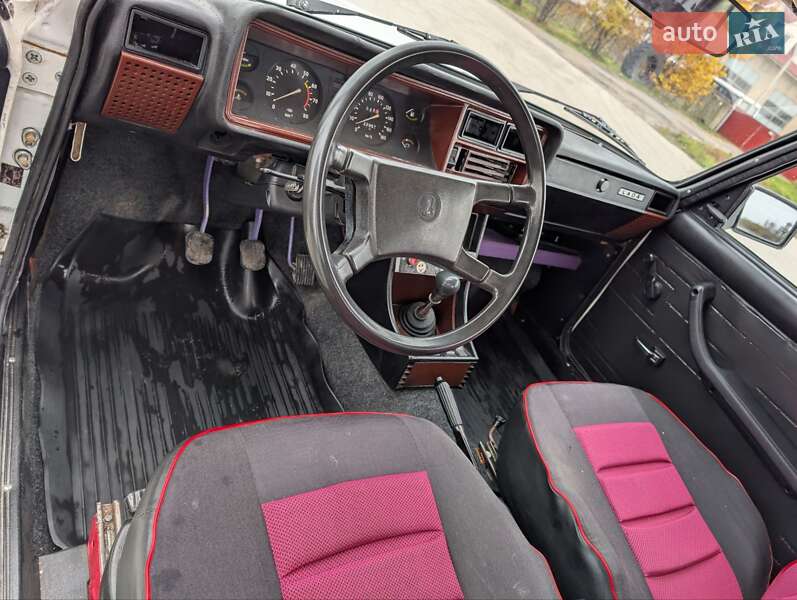 Седан ВАЗ / Lada 2107 1991 в Хотине фото 22 Седан ВАЗ / Lada 2107 1991 в Хотине