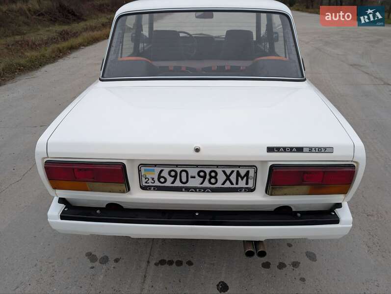 Седан ВАЗ / Lada 2107 1991 в Хотине фото 26 Седан ВАЗ / Lada 2107 1991 в Хотине