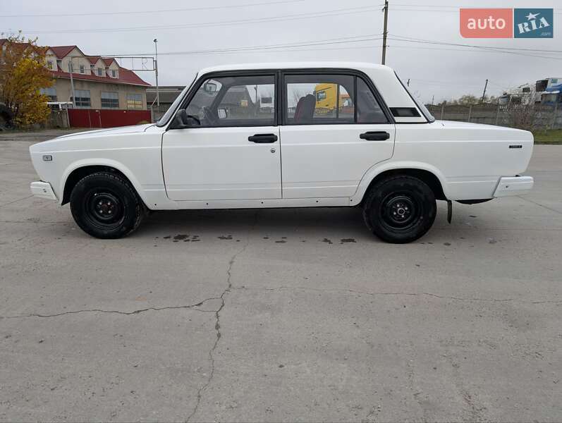 Седан ВАЗ / Lada 2107 1991 в Хотине фото 30 Седан ВАЗ / Lada 2107 1991 в Хотине