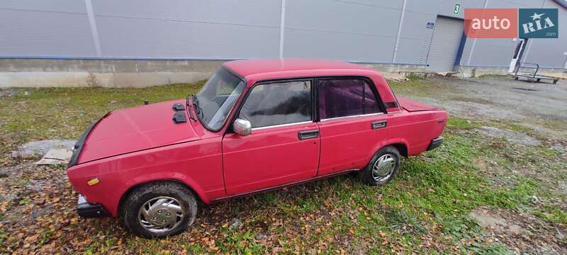 Седан ВАЗ / Lada 2107 1999 в Звягеле