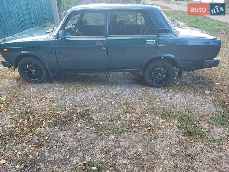 Седан ВАЗ / Lada 2107 2006 в Синельниково