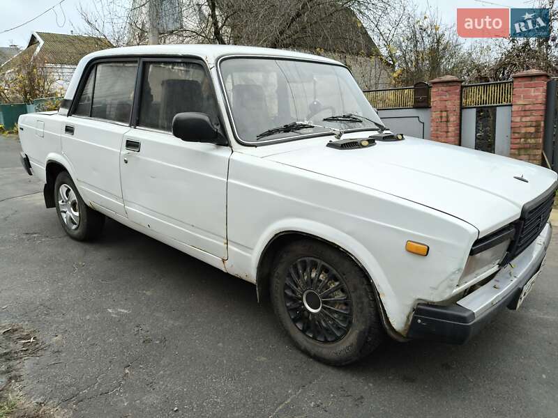 Седан ВАЗ / Lada 2107 1992 в Лысянке